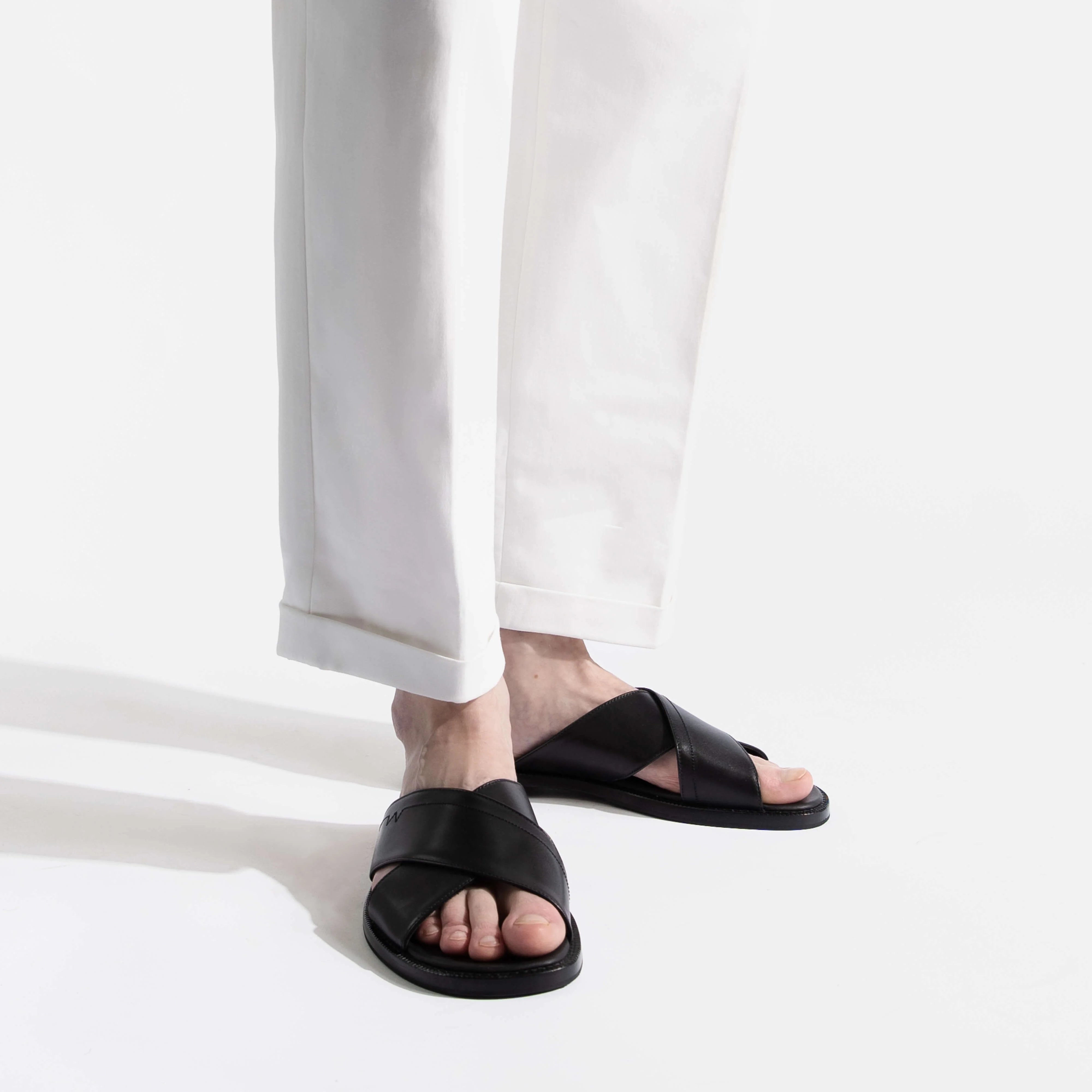 Mule Croisée Double V [homme cuir veau lisse noir] - Image 5